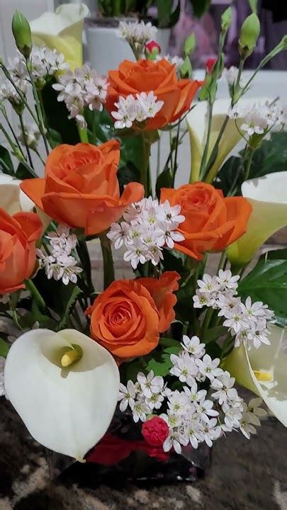 Simpleng Flower Arrangement .